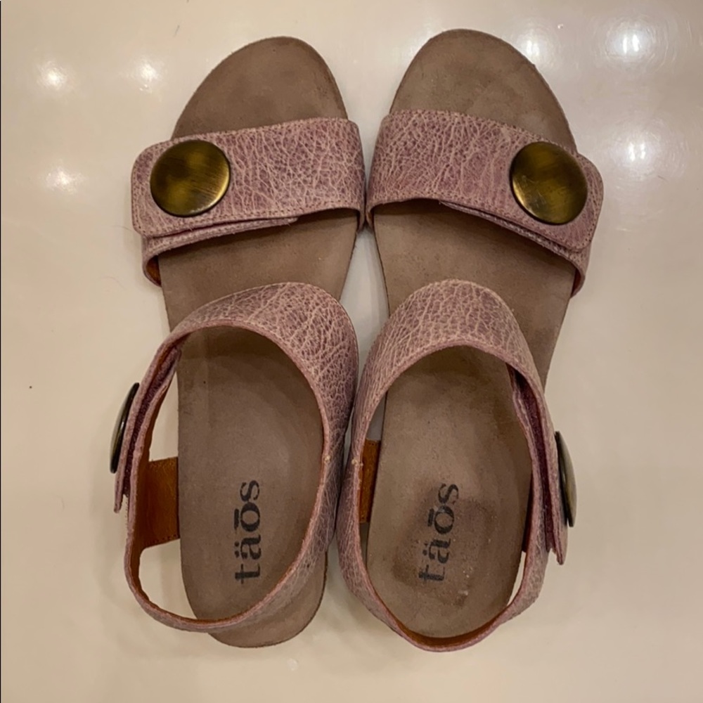 taos sandals